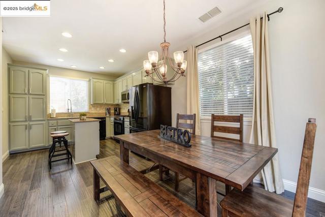Image 7 of 43 For 390 Caravaggio Cir
