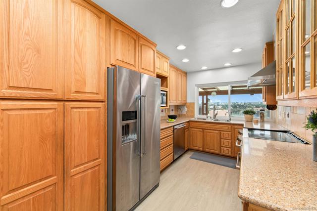 6667 Edmonton Ave, San Diego CA: https://media.crmls.org/mediaz/5db0bb97-4ab3-4e36-9ef3-41cdf63999a4.jpg