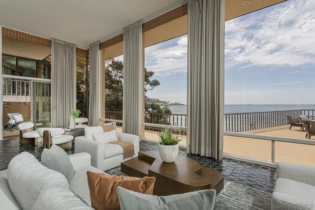 1920 Spindrift Drive, La Jolla CA: https://media.crmls.org/mediaz/5db18ceb-d316-4f4a-a6d0-423991b1cf79.jpg