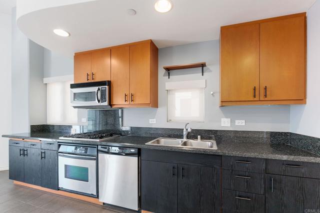 Image 17 of 35 For 550 15th Street 809
