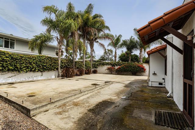774 Laguna, Carlsbad CA: https://media.crmls.org/mediaz/5db2094d-4a0d-4f89-b262-aa76813ed48f.jpg