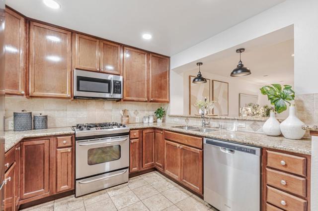 865 Carlisle Way, Sunnyvale CA: https://media.crmls.org/mediaz/5db268d6-871c-4815-910e-c70a2d700223.jpg