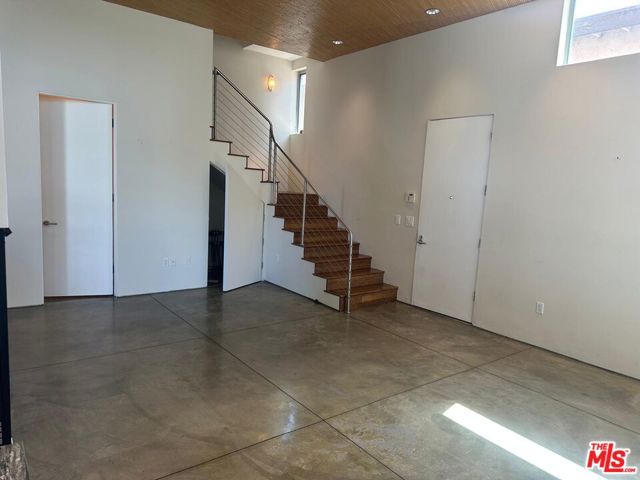 2452 Penmar Avenue, Venice CA: https://media.crmls.org/mediaz/5db2a811-9881-4bba-a545-8fd02d3710dd.jpg