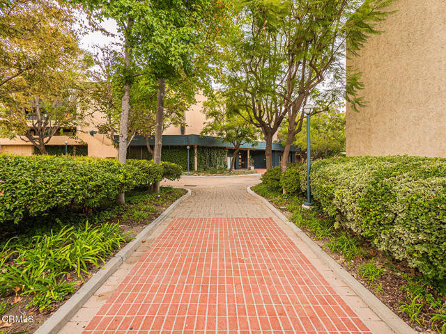 Detail Gallery Image 2 of 39 For 4499 via Marisol #217,  Los Angeles,  CA 90042 - 2 Beds | 2 Baths