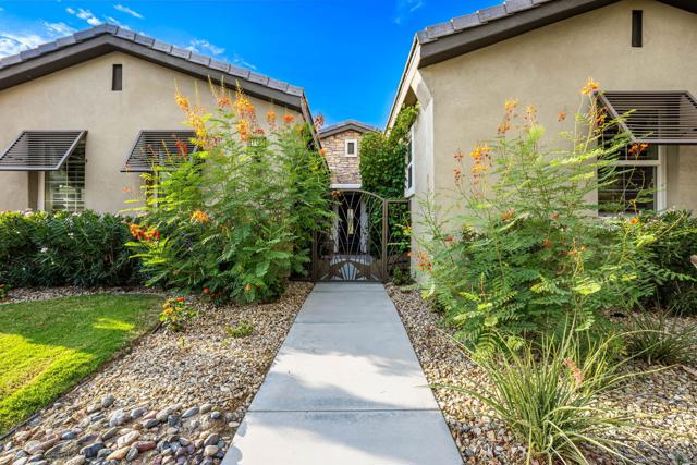 81196 Victoria Lane, La Quinta CA: https://media.crmls.org/mediaz/5db35d5a-9ee8-4656-80ca-53552cd3691c.jpg
