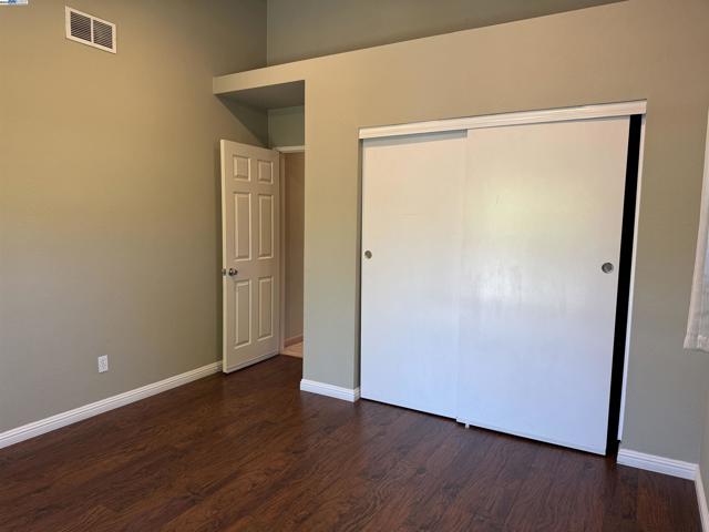 7765 Canyon Meadow Cir, Pleasanton CA: https://media.crmls.org/mediaz/5db42e07-9065-4ef5-87d0-64ac6470d4e0.jpg