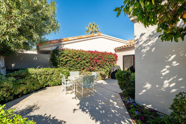 54396 Shoal Creek, La Quinta CA: https://media.crmls.org/mediaz/5db43b88-8c4a-4b67-9a98-75b1404f4cc7.jpg