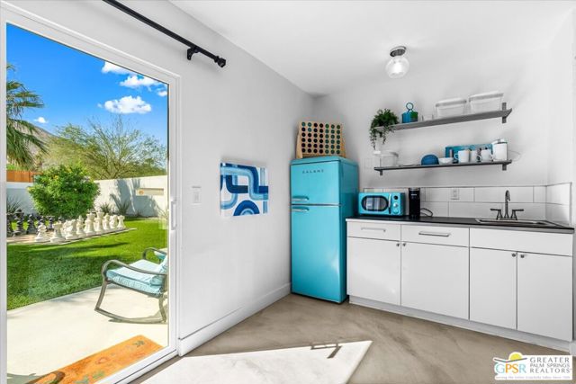 2324 N Girasol Avenue, Palm Springs, CA 92262