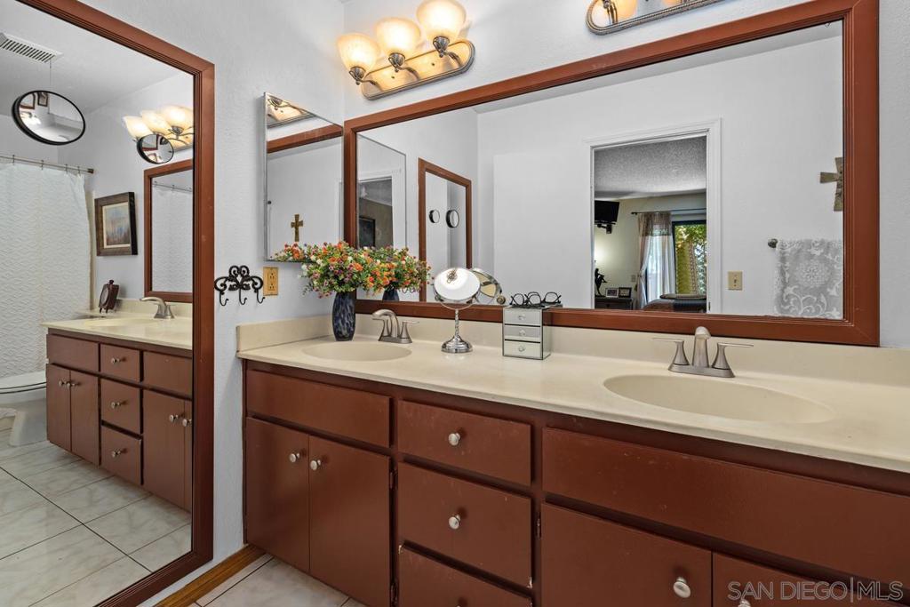 MLS #250034854SD img 24