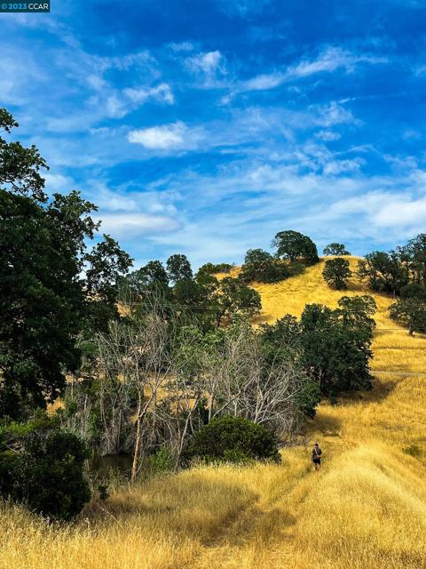 0 Lot 22 Rolling Oaks, Cottonwood CA: https://media.crmls.org/mediaz/5db51a54-8b5d-4a1d-8abc-9203b6131c15.jpg