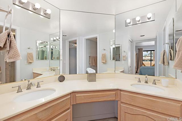Detail Gallery Image 11 of 19 For 7757 Eads Ave #C 2,  La Jolla,  CA 92037 - 2 Beds | 2 Baths