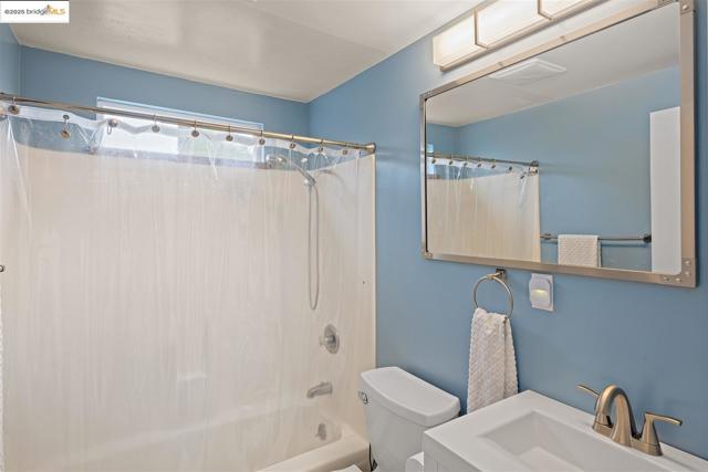 1400 Audubon AVE, Montara CA: https://media.crmls.org/mediaz/5db5c6cf-c2c1-4b32-9fe0-60ce8b28ac5c.jpg