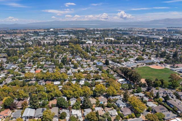 586 Burgoyne Street, Mountain View CA: https://media.crmls.org/mediaz/5db61fb7-6464-4176-bbf8-c6a22b1c8d3b.jpg