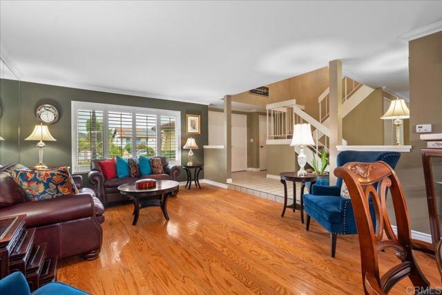 Detail Gallery Image 4 of 23 For 1943 Belmore Ct, El Cajon,  CA 92020 - 5 Beds | 2/1 Baths
