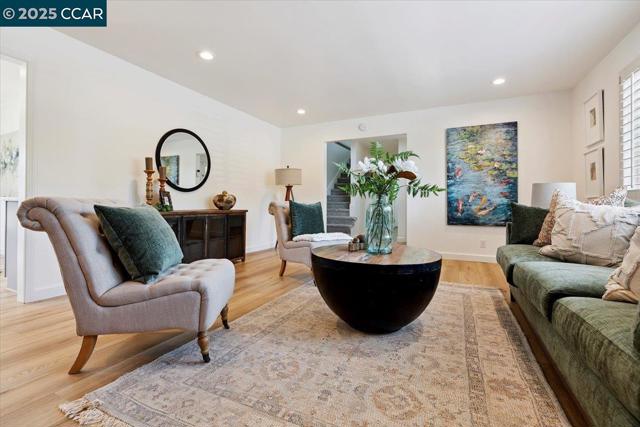 5179 Paul Scarlet Dr, Concord CA: https://media.crmls.org/mediaz/5db72beb-6f20-4e2a-afc4-b50f57d88259.jpg