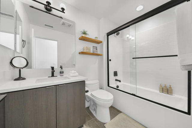 80208 Whisper Rock Way, La Quinta CA: https://media.crmls.org/mediaz/5db78890-d2c2-47e5-b8b1-ab5efb792315.jpg