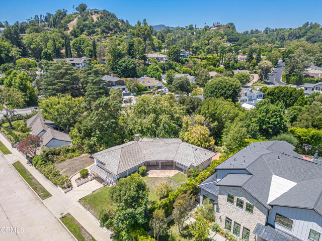 4369 Firmament Avenue, Encino CA: https://media.crmls.org/mediaz/5db789dd-076b-418a-af9b-d66c80f5f7fe.jpg