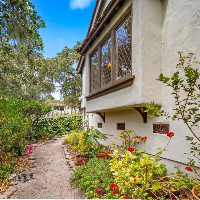 0 SE Corner Santa Rita and 6th, Carmel CA: https://media.crmls.org/mediaz/5db7a5c2-fec4-4449-96f6-c80b124fb6e3.jpg