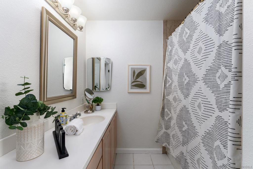 MLS #250034940SD img 26