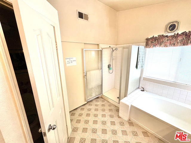 3202 Angeleno Place, Palmdale CA: https://media.crmls.org/mediaz/5db82ef1-230c-47e2-b4be-cde1d817b7c5.jpg