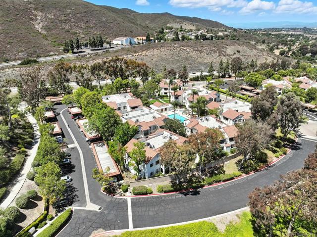 13330 Caminito Ciera, San Diego CA: https://media.crmls.org/mediaz/5db89ecb-0a39-46f7-938e-4b8d2d9da354.jpg