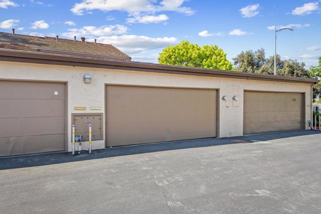 2324 Toiyabe Way, San Jose CA: https://media.crmls.org/mediaz/5db8bd1d-b9d8-487e-8129-1f7316b64303.jpg