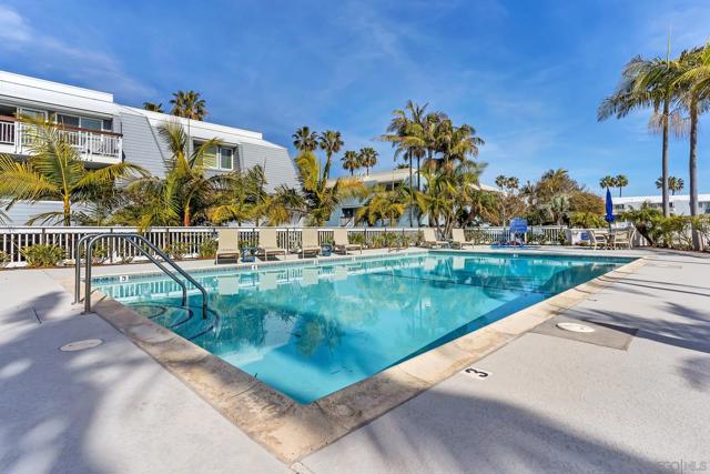 50 Montego Ct, Coronado CA: https://media.crmls.org/mediaz/5db8c5cc-7c7c-4255-b05a-9cb38f61a58b.jpg