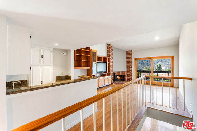 Drew Fenton | 17087 Palisades Circle Pacific Palisades CA | MLS: 7324465