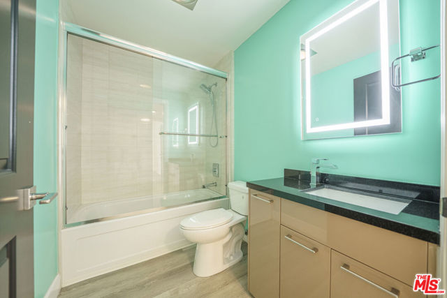970 S St Andrews Place, Los Angeles CA: https://media.crmls.org/mediaz/5db945fb-6675-4b47-8bbe-ae972cdbe474.jpg