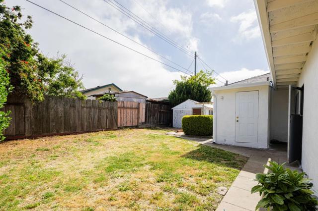114 Iris Drive, Salinas CA: https://media.crmls.org/mediaz/5db96acb-5f3c-44aa-85be-a92d94059d6d.jpg