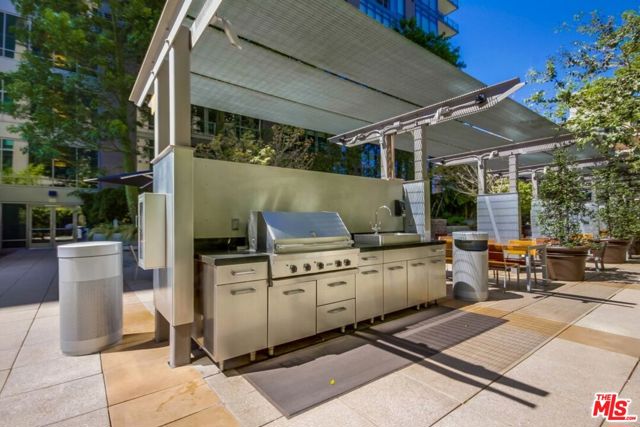 1100 Hope Street, Los Angeles, California 90015, 1 Bedroom Bedrooms, ,1 BathroomBathrooms,Condominium,For Sale,Hope,24425757