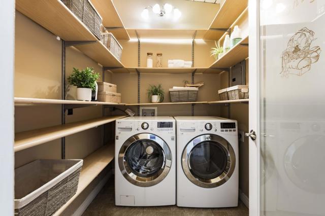 1948 Edgewood Drive, Palo Alto CA: https://media.crmls.org/mediaz/5dbaf5f2-5039-460c-9040-ceb8b412e485.jpg