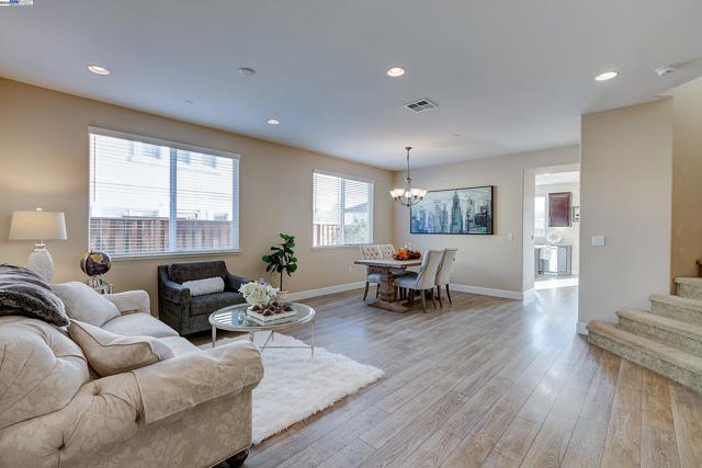 Image 6 of 60 For 2394 Amantea Way