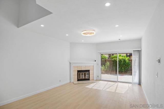 777 Erie Cir N, Milpitas CA: https://media.crmls.org/mediaz/5dbbd57d-88eb-4e92-87b4-11ce52e9e732.jpg