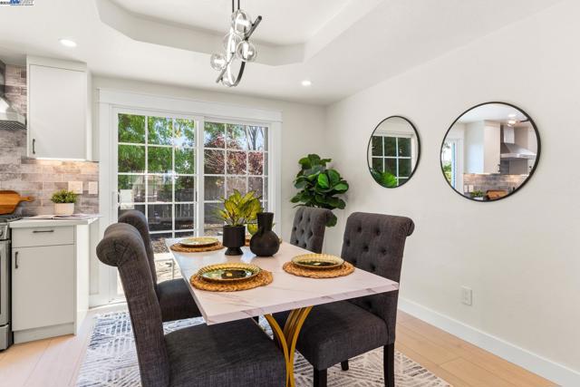 37807 Lobelia Dr, Newark CA: https://media.crmls.org/mediaz/5dbc00ef-22b7-46cd-b473-5e6e929dc11e.jpg