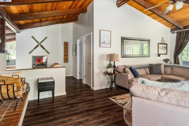 2190 Patricia Ln, Arnold CA: https://media.crmls.org/mediaz/5dbc6aba-f7d7-4dd2-950a-5afda8132e65.jpg
