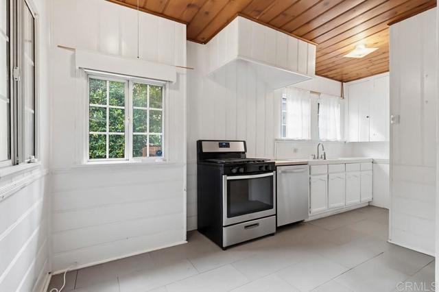 Detail Gallery Image 15 of 34 For 4904 7th Ave, Los Angeles,  CA 90043 - 3 Beds | 2 Baths