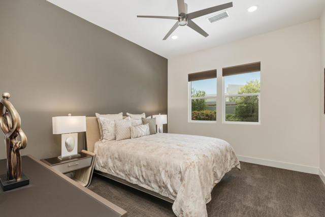 Image 11 of 29 For 21 Emerald Court