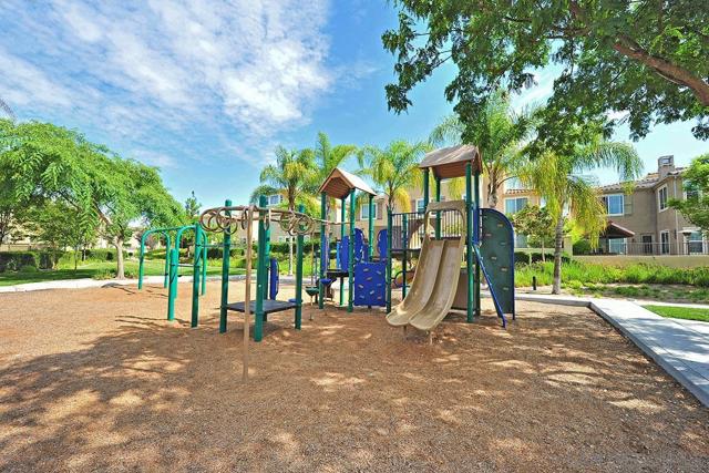 1338 Caminito Fabrizio, Chula Vista CA: https://media.crmls.org/mediaz/5dbdace9-17f5-48d2-ad3e-0593e049bf1c.jpg
