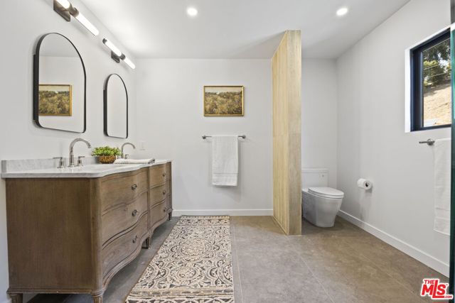 1131 Rancho Drive, Ojai CA: https://media.crmls.org/mediaz/5dbe2fb9-197d-4223-b0da-1f0729083f16.jpg