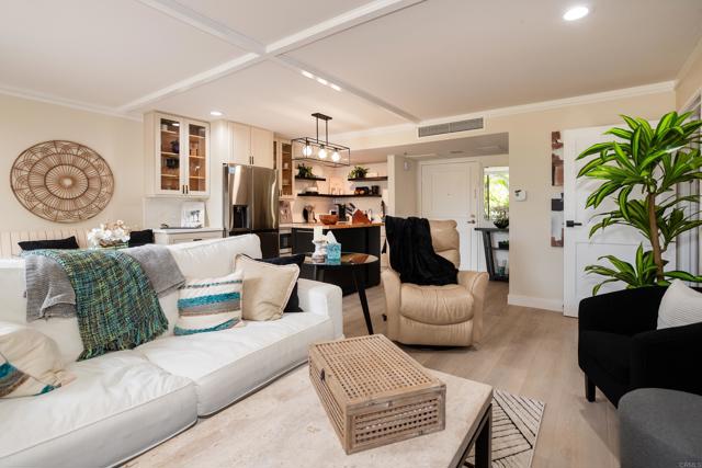 Detail Gallery Image 4 of 41 For 24055 Paseo Del Lago #155,  Laguna Woods,  CA 92637 - 2 Beds | 2 Baths