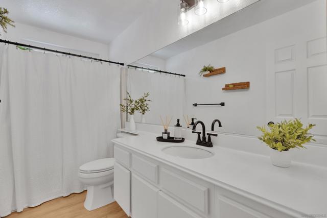 632 Paseo Rio, Vista CA: https://media.crmls.org/mediaz/5dbf88e8-575c-4051-b4ab-e28535c0fb40.jpg
