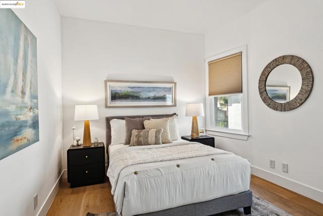 934 Apgar St, Oakland CA: https://media.crmls.org/mediaz/5dbf95cd-5b06-48a0-a532-04bce493ce0c.jpg