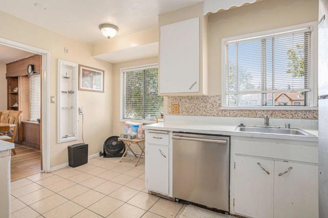 298 Bancroft Avenue, San Leandro CA: https://media.crmls.org/mediaz/5dbfed10-e88b-4ba0-99a7-dcf4872ce75e.jpg