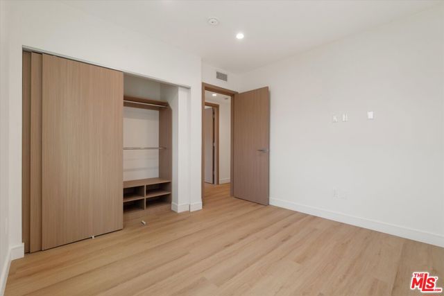 5530 1/2 Sunnyslope Avenue, Sherman Oaks CA: https://media.crmls.org/mediaz/5dc06f38-b950-4900-822f-ea2c8795a832.jpg
