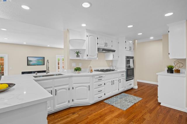 2316 Tulip Rd, San Jose CA: https://media.crmls.org/mediaz/5dc0bda2-7129-4c32-ba03-c7cd4921d5dd.jpg