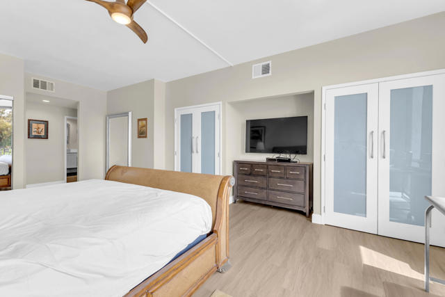 910 Island Drive, Rancho Mirage CA: https://media.crmls.org/mediaz/5dc0e500-8e93-445b-a056-0cd35f1dde9f.jpg