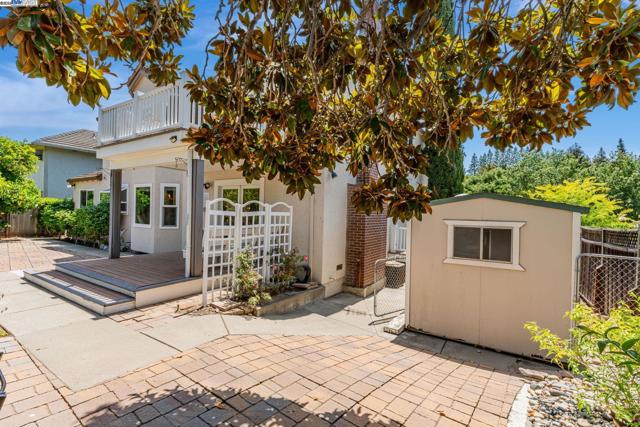 483 Becado Place, Fremont CA: https://media.crmls.org/mediaz/5dc0f89a-a8bf-4a28-ae01-f5526673c7ac.jpg