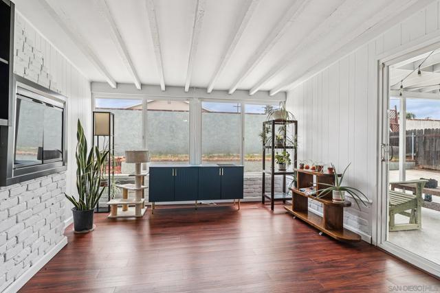 1097 Wayside Ave, El Cajon CA: https://media.crmls.org/mediaz/5dc1b88b-c787-4b3f-ba40-c89ef121f1f9.jpg