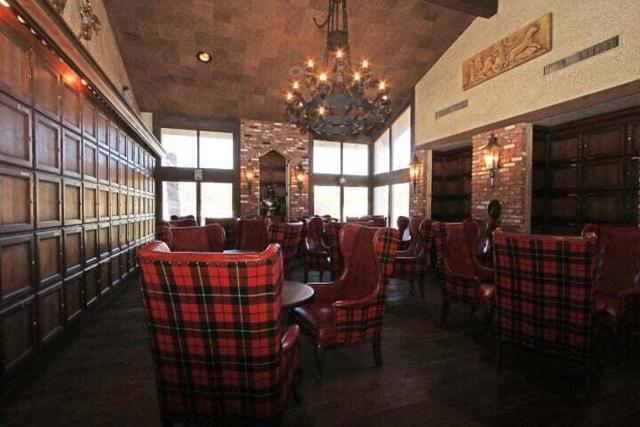 14 International Boulevard, Rancho Mirage CA: https://media.crmls.org/mediaz/5dc23c93-c58b-4d90-bbc7-aea32aecccdc.jpg